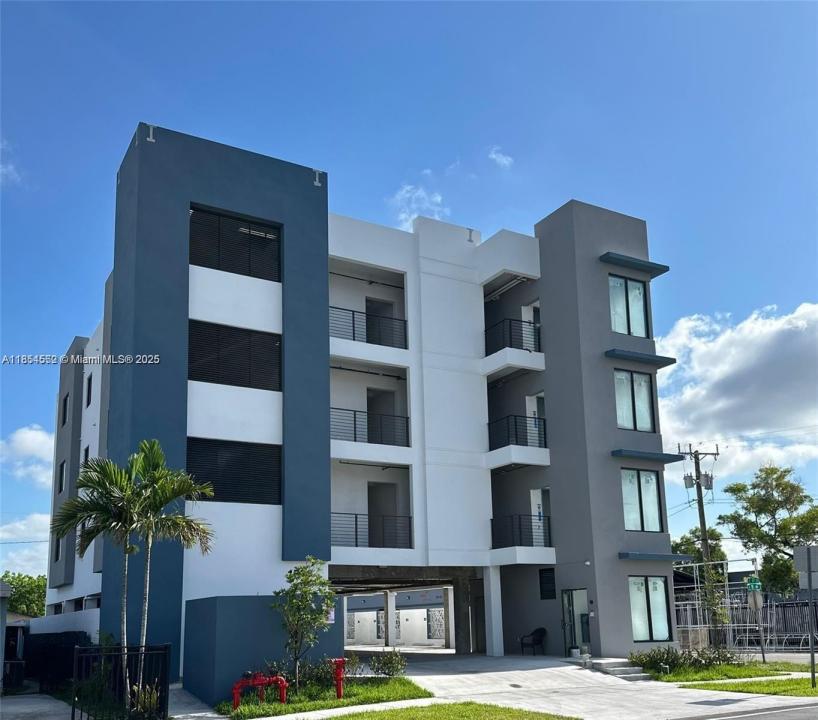 1091 E 17th St 403, Hialeah, Florida 33010