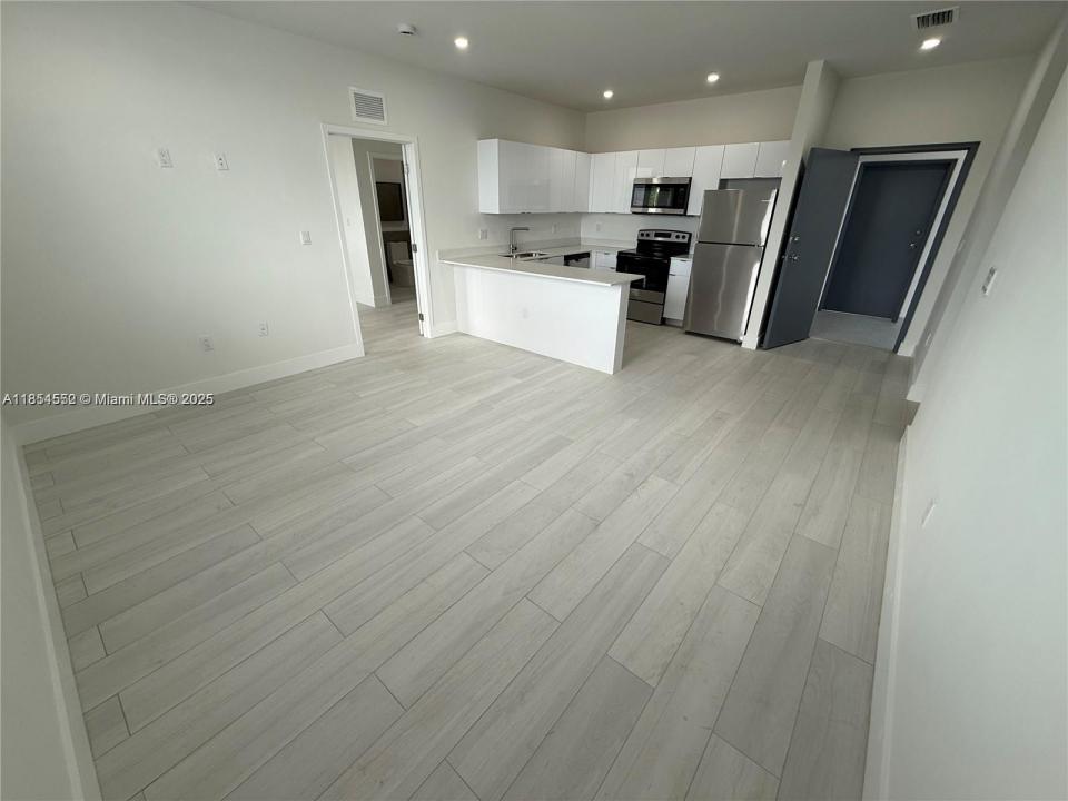 1091 E 17th St 403, Hialeah, Florida 33010