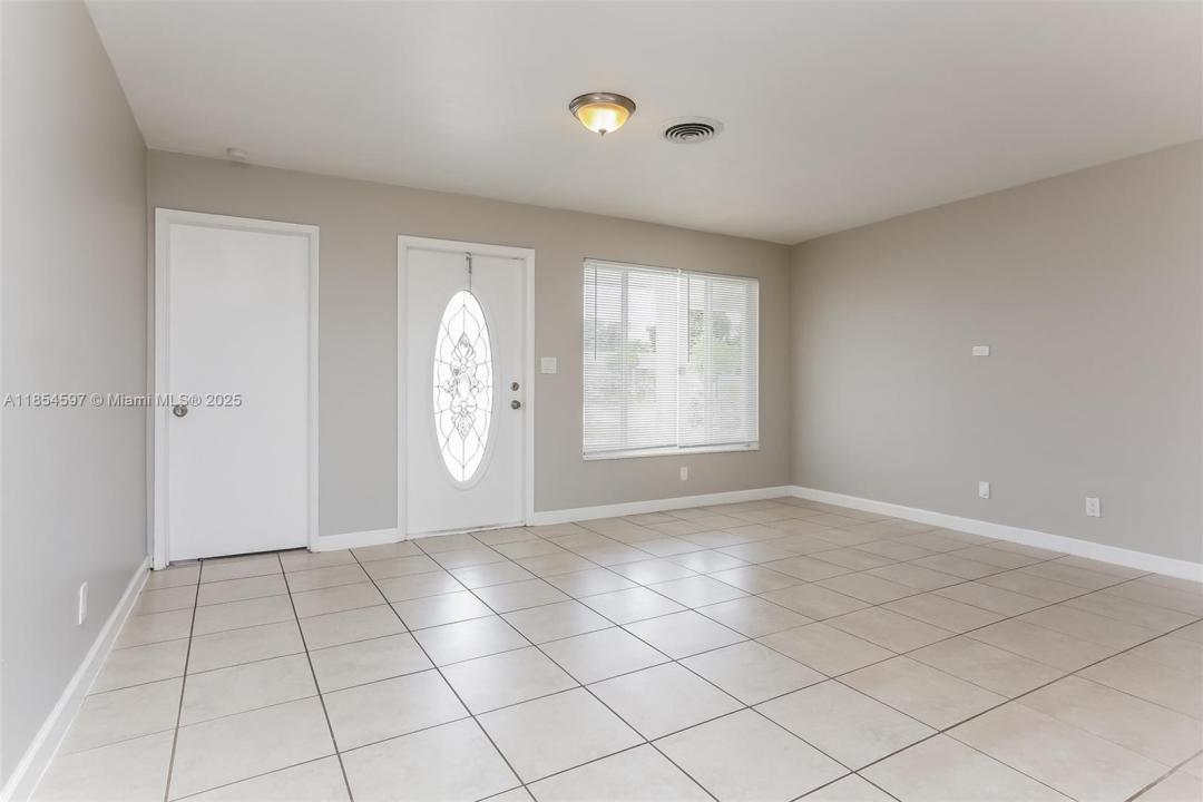 3611 NW 36th St, Lauderdale Lakes, فلوريدا 33309, الولايات المتحدة