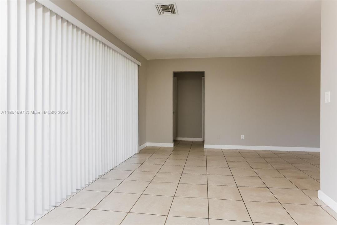3611 NW 36th St, Lauderdale Lakes, فلوريدا 33309, الولايات المتحدة