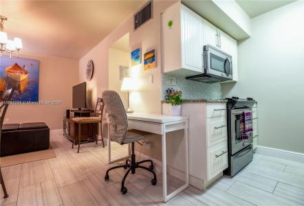2145 Pierce St 113, Hollywood, Florida 33020, USA