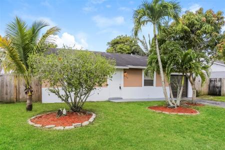8170 SW 6th Ct, North Lauderdale, Florida 33068, USA
