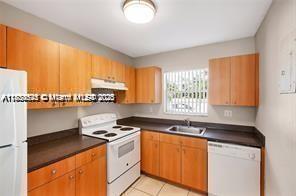 4841 NW 9th Dr 4840, Plantation, Florida 33317, USA