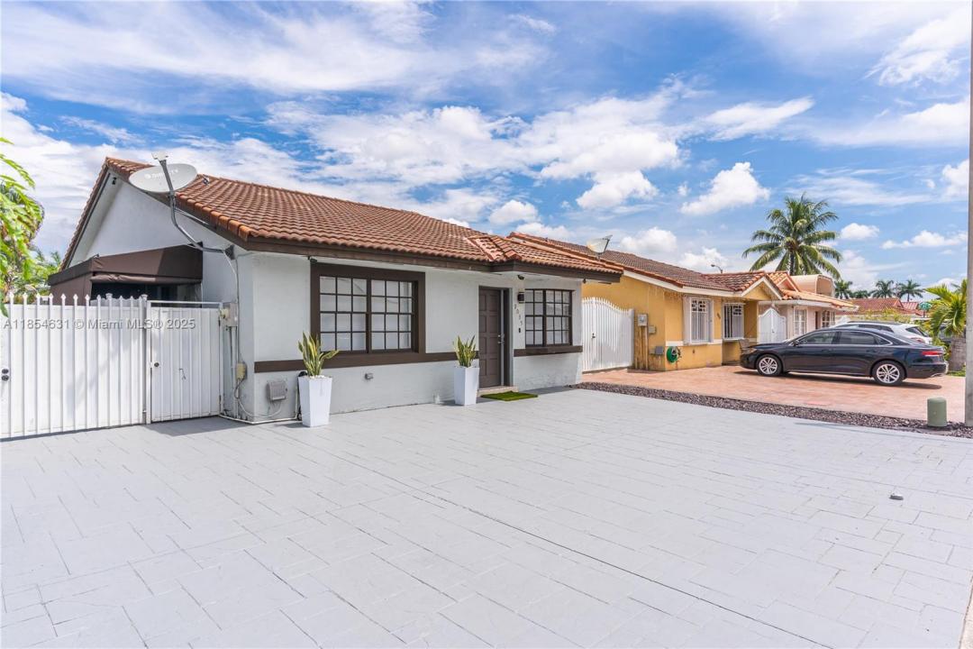 9035 NW 117th St 0, Hialeah Gardens, פלורידה 33018, ארצות הברית של אמריקה
