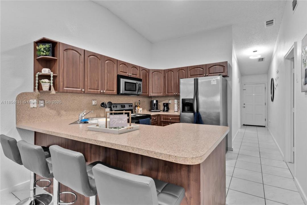 9035 NW 117th St 0, Hialeah Gardens, פלורידה 33018, ארצות הברית של אמריקה
