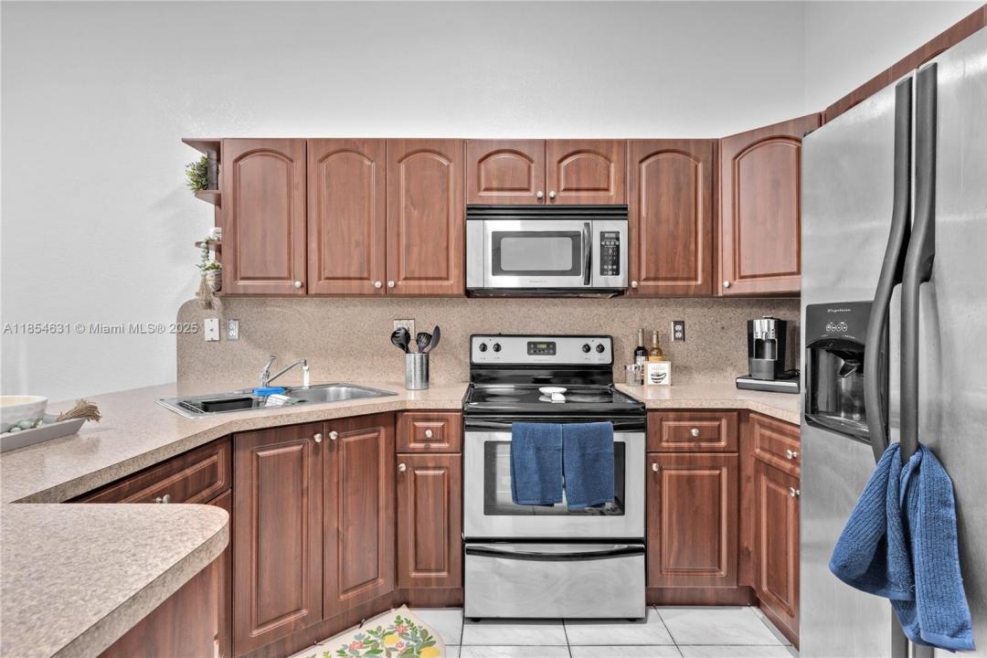 9035 NW 117th St 0, Hialeah Gardens, פלורידה 33018, ארצות הברית של אמריקה