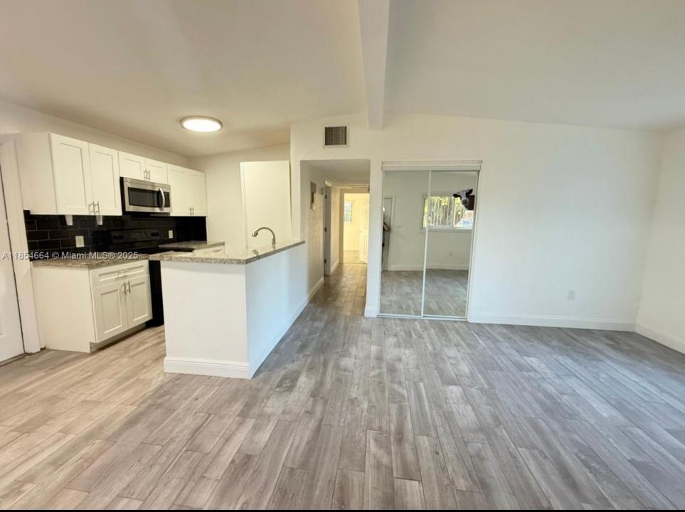 3245 NW 3rd St, Lauderhill, Florida 33311, Stati Uniti