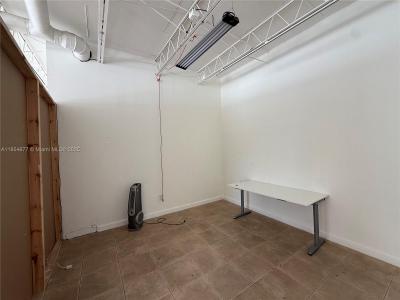650 NE 125th St 800, North Miami, Florida 33161, USA