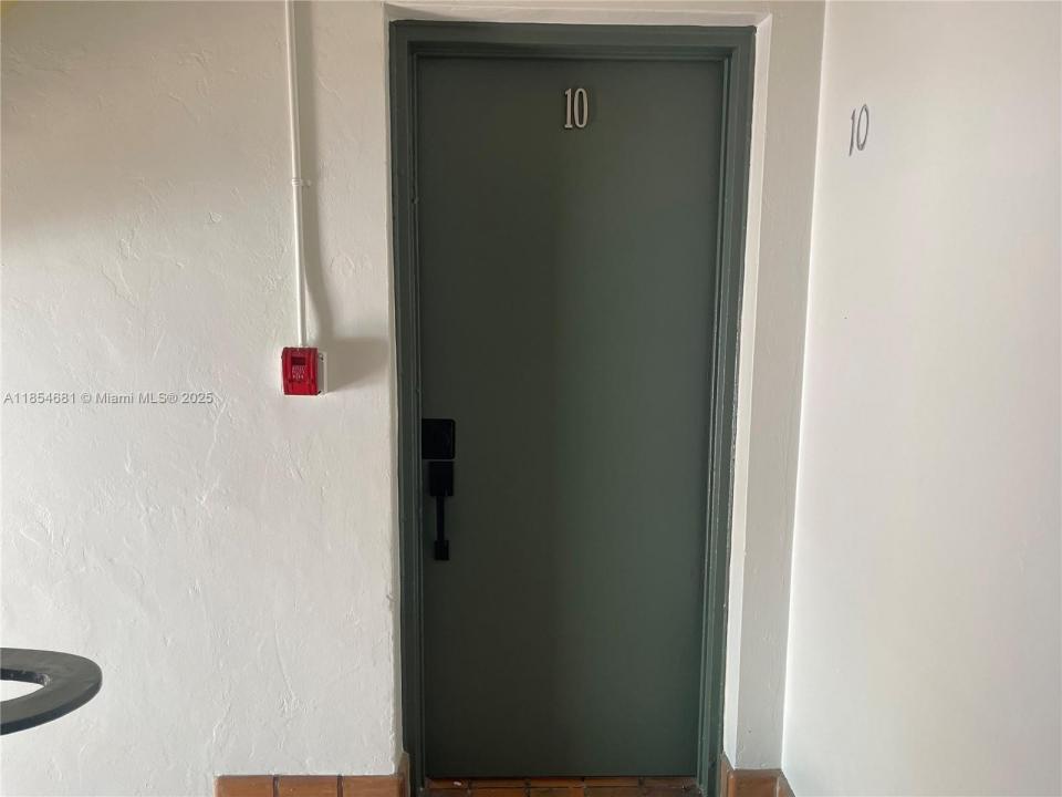 730 12th St 10, Miami Beach, Florida 33139, USA