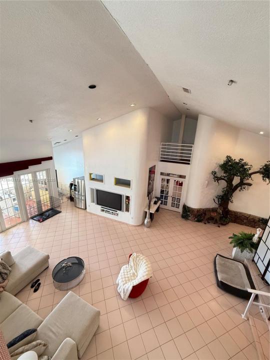 747 W 78th St, Hialeah, פלורידה 33014, ארצות הברית של אמריקה