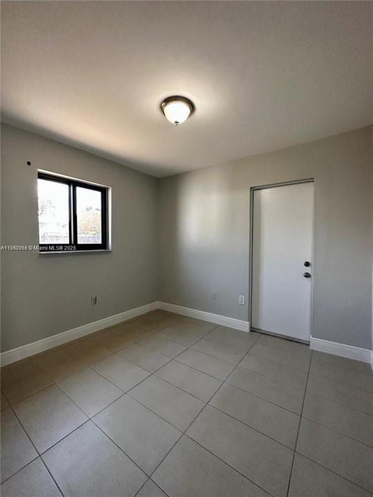 11549 SW 4th St, Sweetwater, Floryda 33174, USA