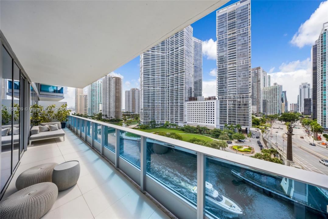 200 Biscayne Boulevard Way 904, Miami, Florida 33131