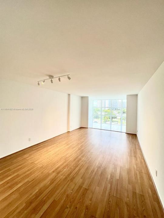 800 Parkview Dr 605, Hallandale Beach, Florida 33009, Stati Uniti