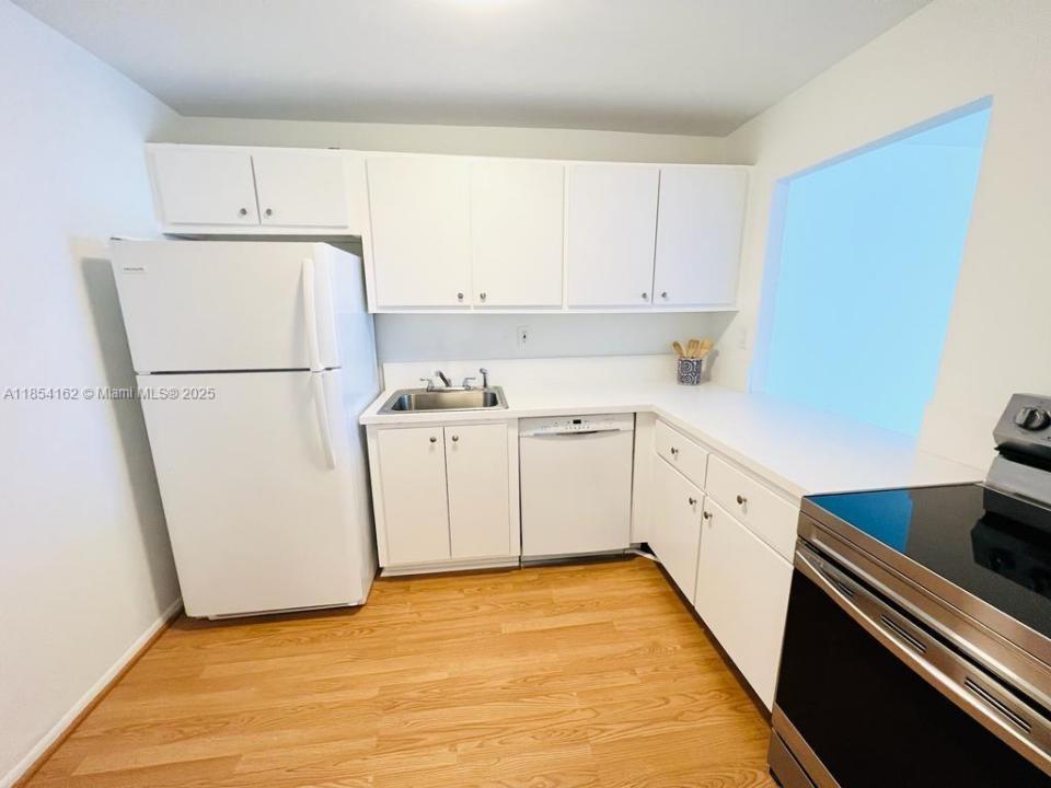 800 Parkview Dr 605, Hallandale Beach, Florida 33009, Stati Uniti