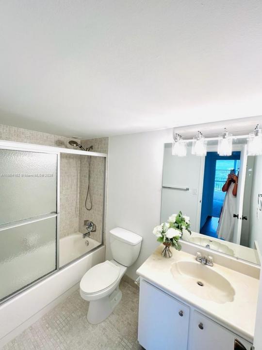 800 Parkview Dr 605, Hallandale Beach, Florida 33009, Stati Uniti