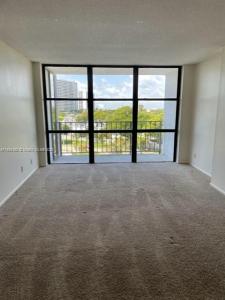 800 Parkview Dr 605, Hallandale Beach, Florida 33009, USA
