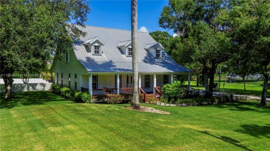 202 N Cypress Ave, La Belle, Florida 33935, USA