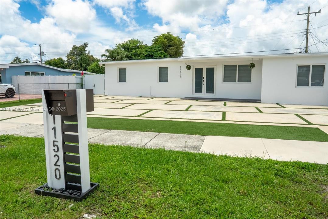 11520 SW 57th St, Miami, Florida 33173, USA