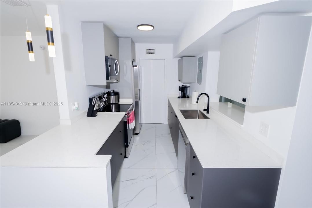 11520 SW 57th St, Miami, Florida 33173, USA