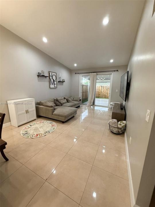 19231 NW 67th Pl, Hialeah, フロリダ 33015, アメリカ合衆国