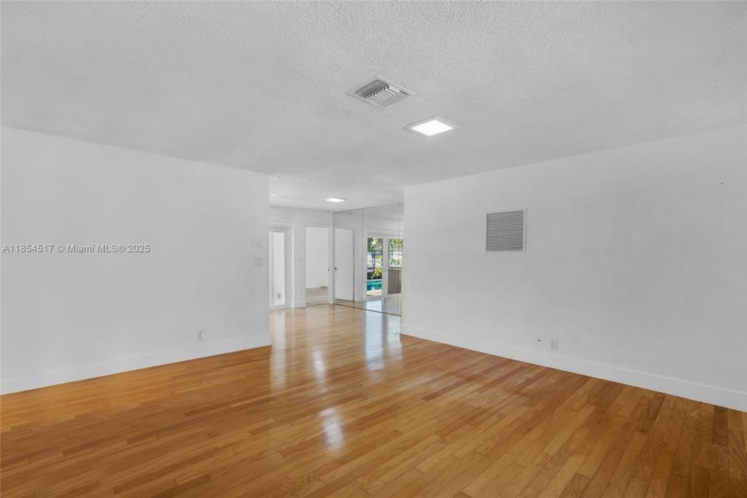 2020 NW 33rd Ct Waterfront, Oakland Park, Florida 33309, Estados Unidos
