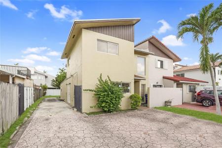 1054 SW 124th Ct, Miami, Florida 33184, USA