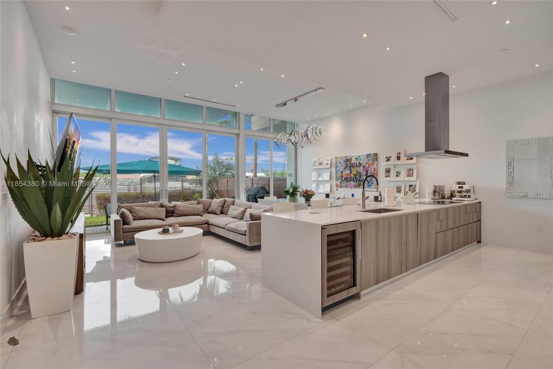 3750 Yacht Club Dr TH2, Aventura, Floride 33180, États-Unis