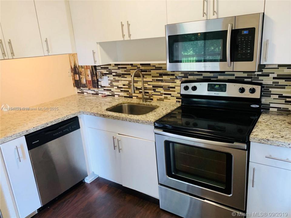 4017 N University Dr 207, Sunrise, فلوريدا 33351, الولايات المتحدة