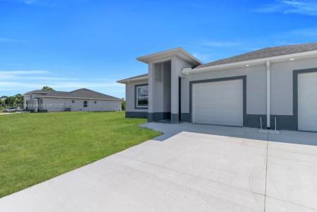 732/734 Jack Ave S, Lehigh Acres, Florida 33973, USA