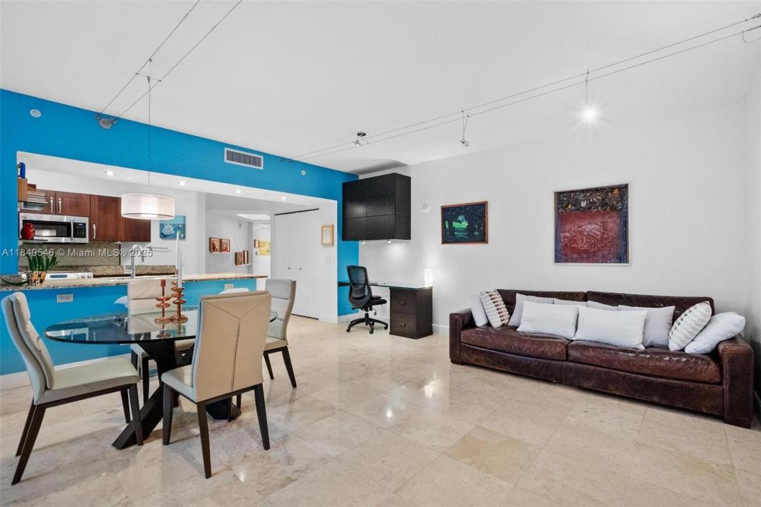 19900 E Country Club Dr 212, Aventura, פלורידה 33180, ארצות הברית של אמריקה