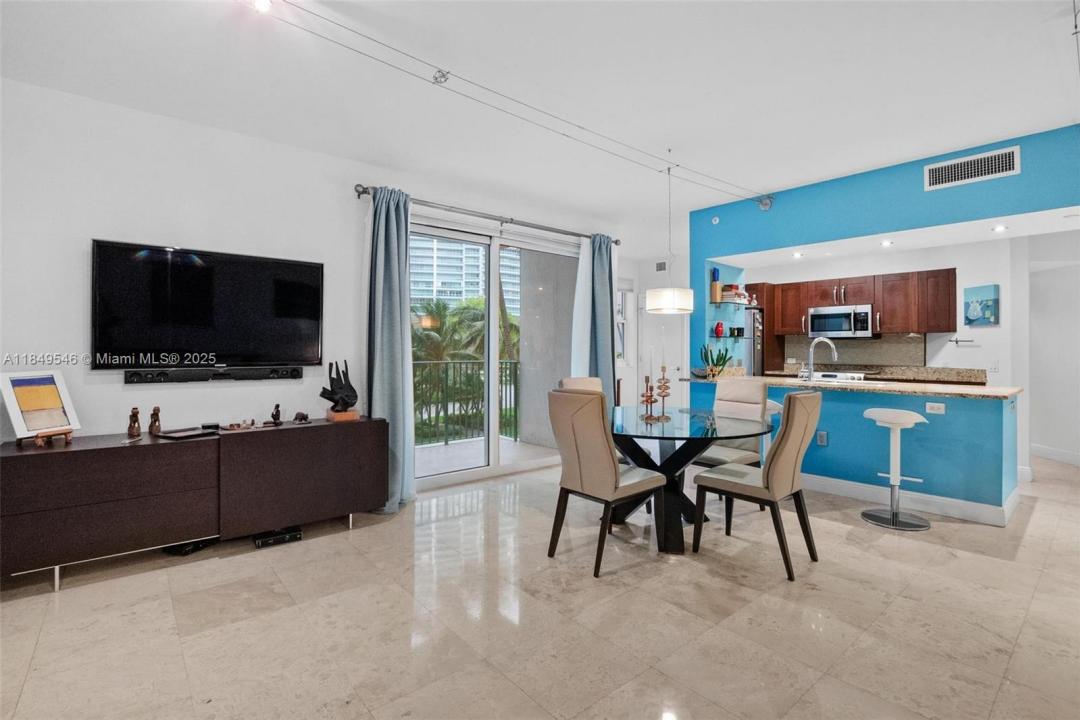 19900 E Country Club Dr 212, Aventura, פלורידה 33180, ארצות הברית של אמריקה
