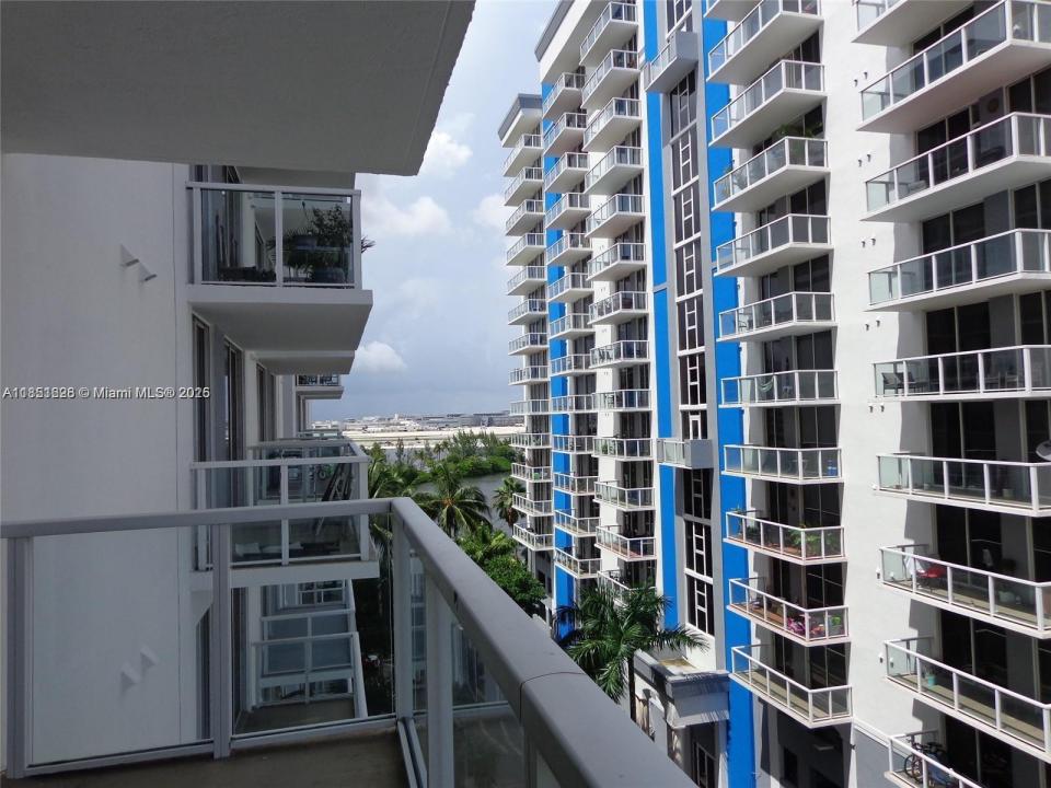 5091 NW 7th St 711, Miami, Florida 33126, Estados Unidos