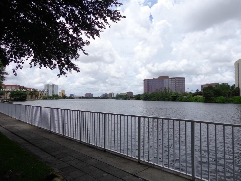 5091 NW 7th St 711, Miami, Florida 33126, Estados Unidos