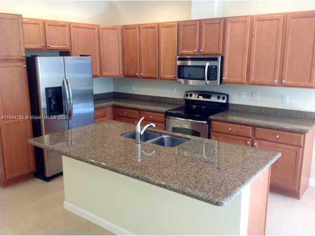 2950 St Thomas Dr, Cooper City, Florida 33024, USA