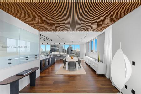 1300 Brickell Bay Dr 4401, Miami, Florida 33131, USA