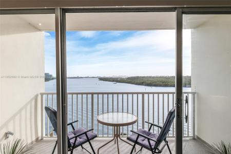 300 Bayview Dr 812, Sunny Isles Beach, Florida 33160, USA