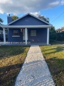 401 NW 51st St /, Miami, Florida 33127, USA