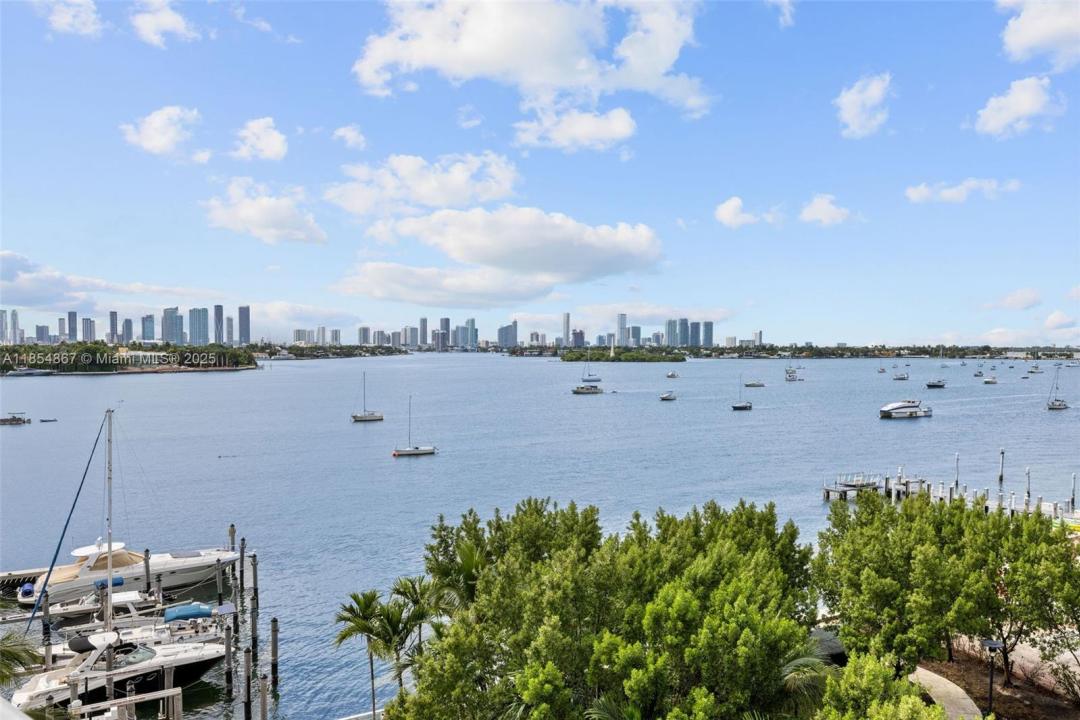 910 West Ave 0326, Miami Beach, Floride 33139, États-Unis