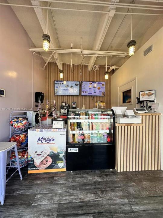 1150 NW 72nd Ave, Miami, 플로리다 33126, 미국