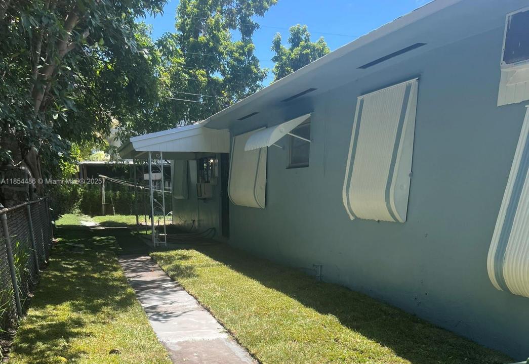 1540-42 NW 55 Terrace 1542, Miami, Florida 33142, HOA KỲ