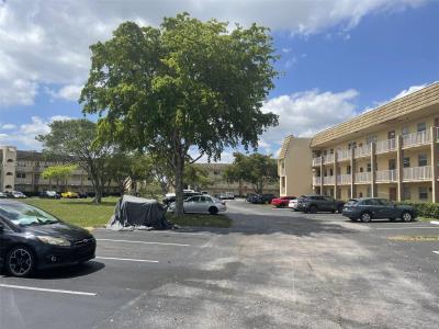 8285 Sunrise Lakes Blvd 202, Sunrise, Florida 33322, USA