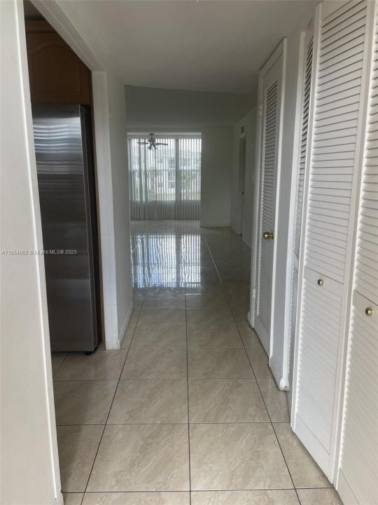 8285 Sunrise Lakes Blvd 202, Sunrise, פלורידה 33322, ארצות הברית של אמריקה 