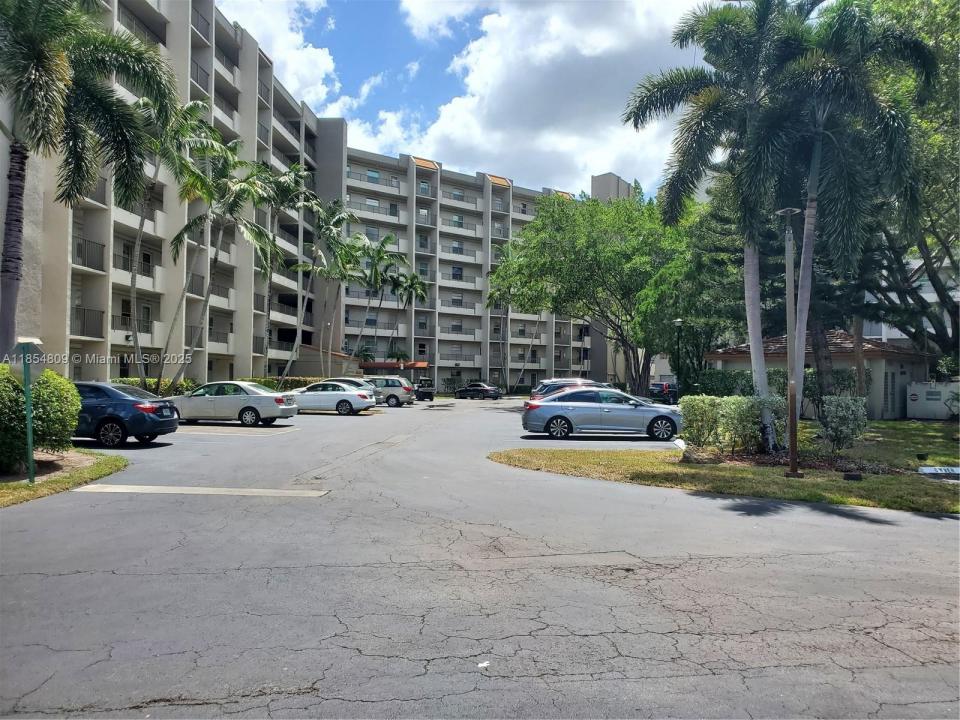 3940 Inverrary Blvd 402-A, Lauderhill, Florida 33319, USA