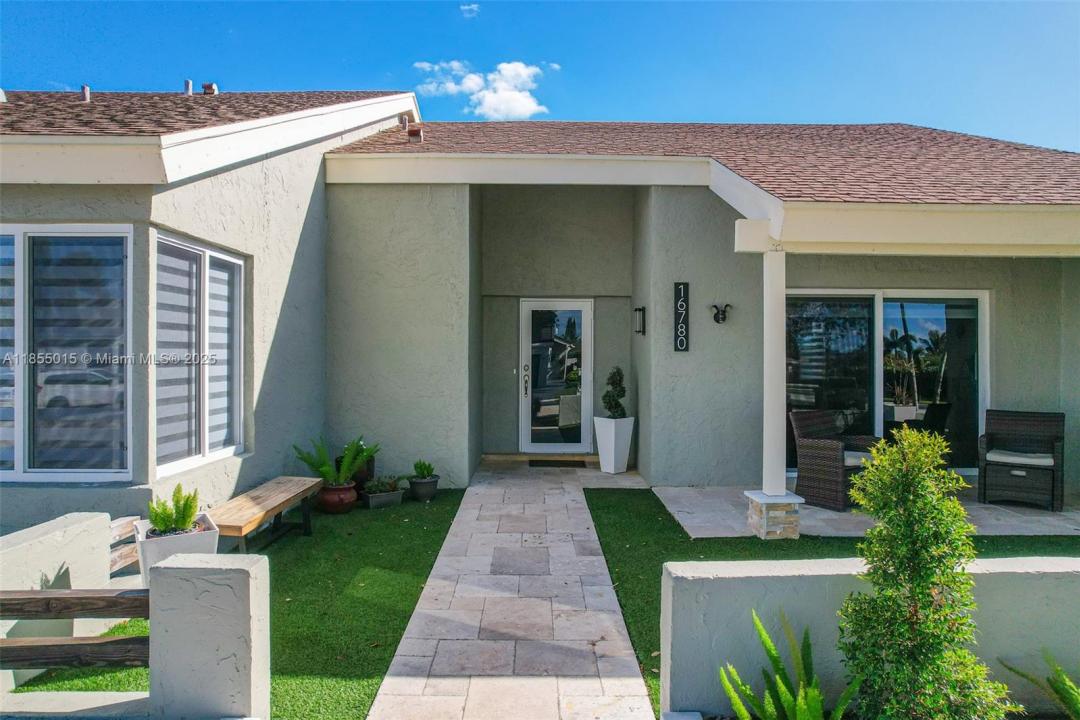 16780 Redwood Way, Weston, פלורידה 33326, ארצות הברית של אמריקה