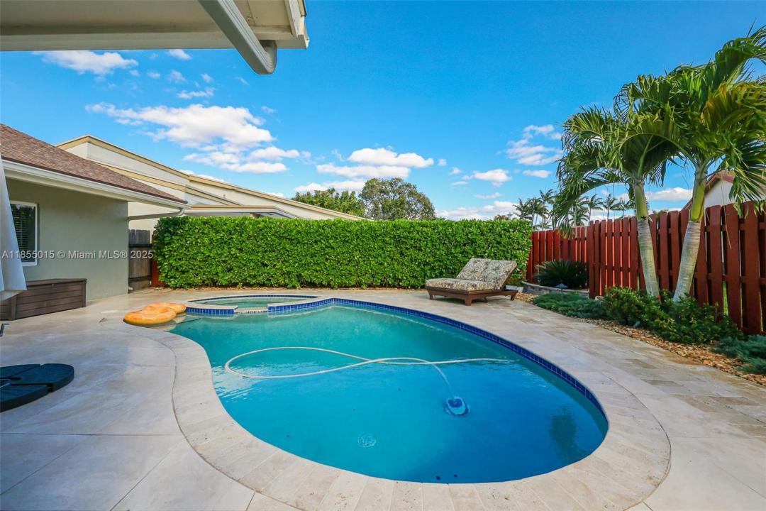 16780 Redwood Way, Weston, פלורידה 33326, ארצות הברית של אמריקה