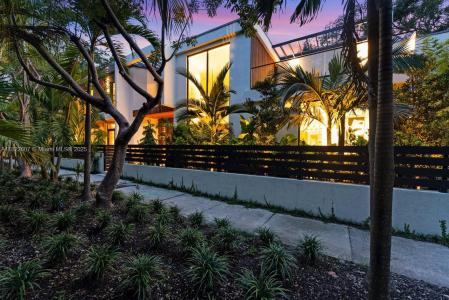 2800 Calusa Street, Miami, Florida 33133, USA