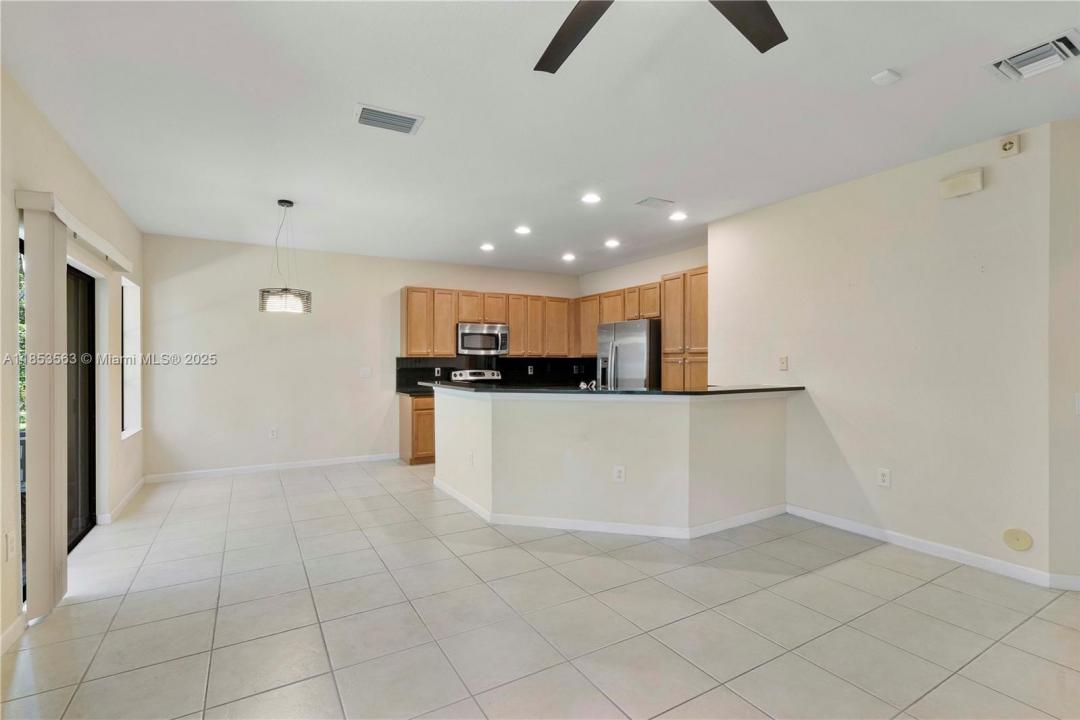 6116 E Grand Cypress Cir E, Coconut Creek, פלורידה 33073, ארצות הברית של אמריקה