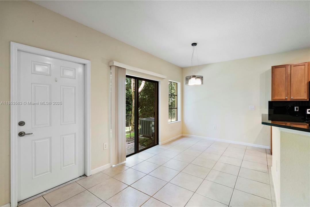 6116 E Grand Cypress Cir E, Coconut Creek, פלורידה 33073, ארצות הברית של אמריקה