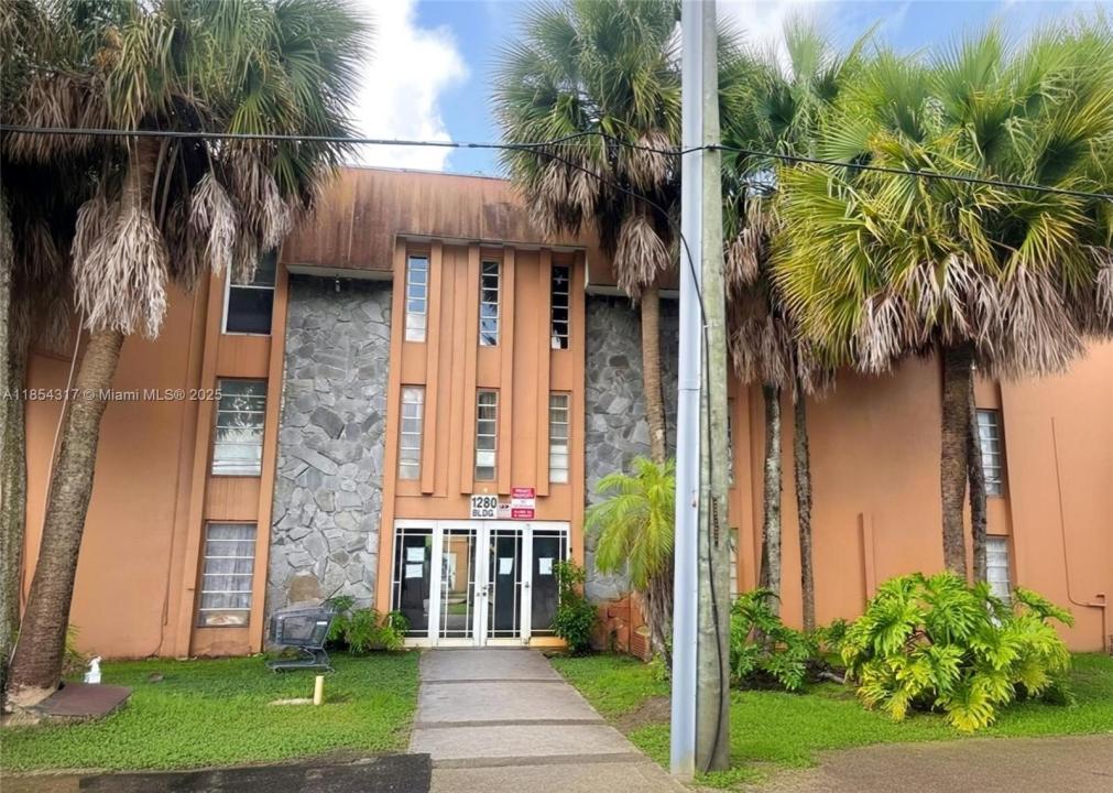1280 W 54th St 308B, Hialeah, 佛羅里達州 33012, 美國