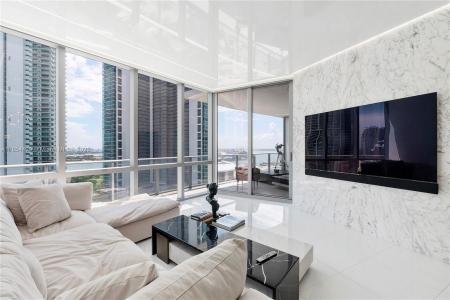 851 NE 1st Ave 2203, Miami, Florida 33132, USA
